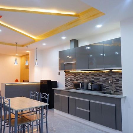 Cozy Entire Condo Unit With Pool Access 앙헬레스 외부 사진