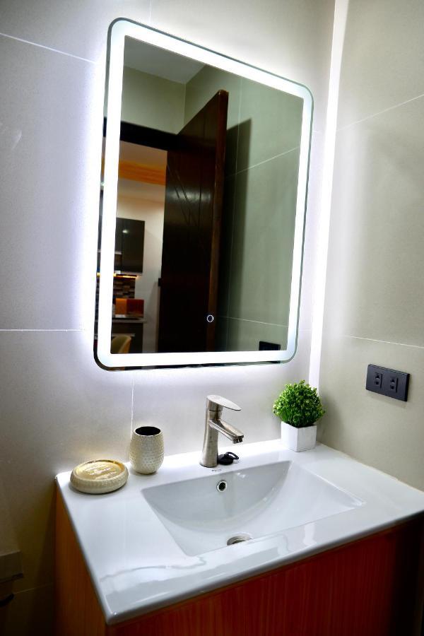 Cozy Entire Condo Unit With Pool Access 앙헬레스 외부 사진